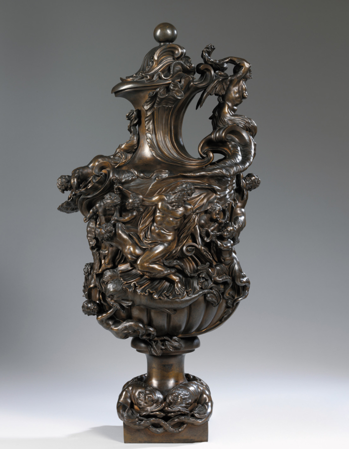 Fig. 23 a; Fig. 23 b Massimiliano Soldani Benzi Vaso a urna raffiguranteil Trionfo di Galatea e il Trionfo diNettuno 1721 bronzo patinato Victoria & Albert Museum, Londra